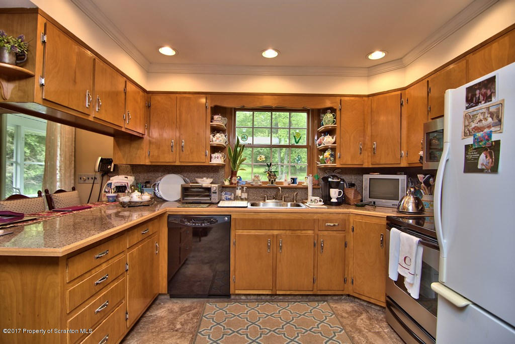 105 O'Hara Road Moscow, PA 18444 - Photo 10 of 33 Gallery Image 10