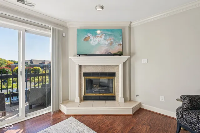 $295,000 | 8690 Jaffa Ct W Drive, Unit 31, Indianapolis, IN 46260