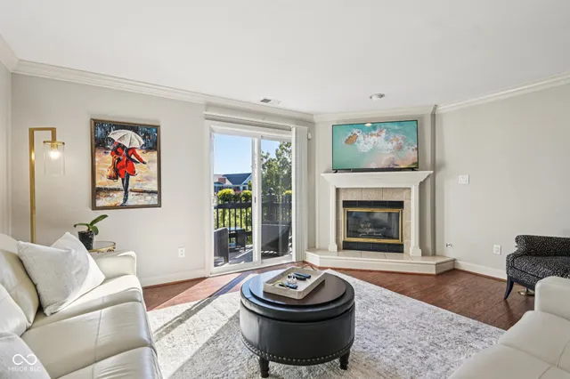 $295,000 | 8690 Jaffa Ct W Drive, Unit 31, Indianapolis, IN 46260