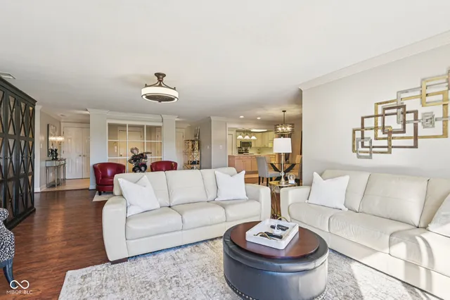 $295,000 | 8690 Jaffa Ct W Drive, Unit 31, Indianapolis, IN 46260