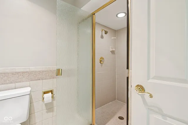 $295,000 | 8690 Jaffa Ct W Drive, Unit 31, Indianapolis, IN 46260