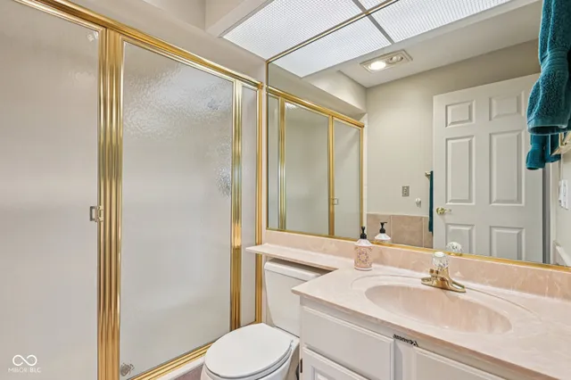 $295,000 | 8690 Jaffa Ct W Drive, Unit 31, Indianapolis, IN 46260