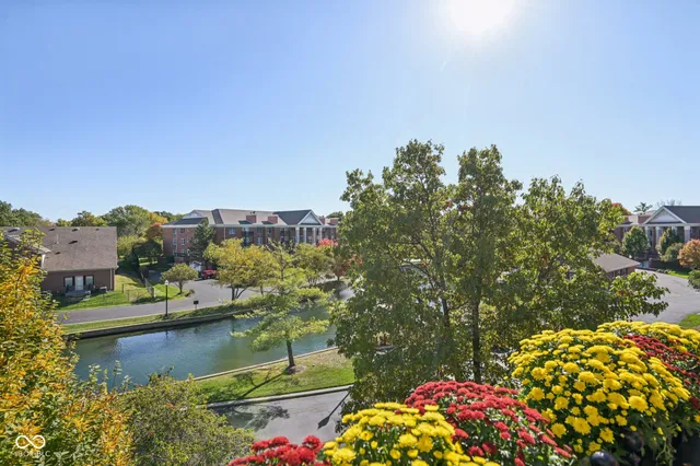 $295,000 | 8690 Jaffa Ct W Drive, Unit 31, Indianapolis, IN 46260