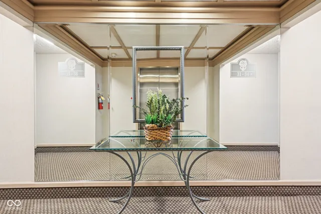 $295,000 | 8690 Jaffa Ct W Drive, Unit 31, Indianapolis, IN 46260