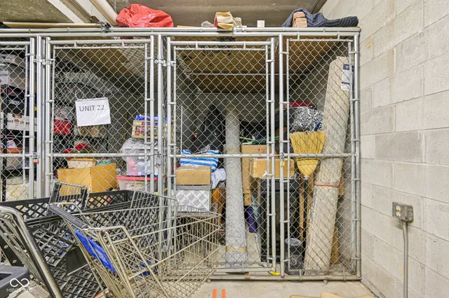 $295,000 | 8690 Jaffa Ct W Drive, Unit 31, Indianapolis, IN 46260