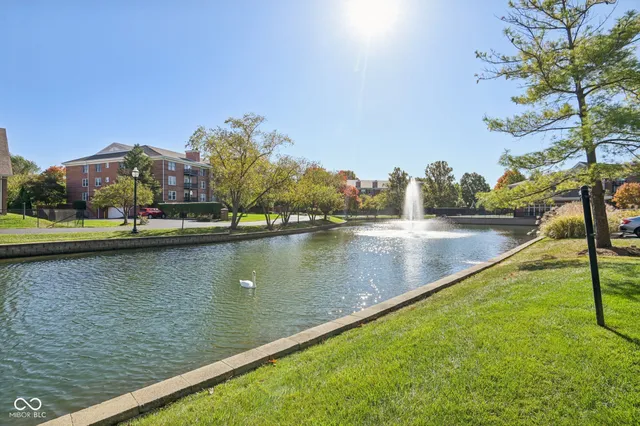 $295,000 | 8690 Jaffa Ct W Drive, Unit 31, Indianapolis, IN 46260