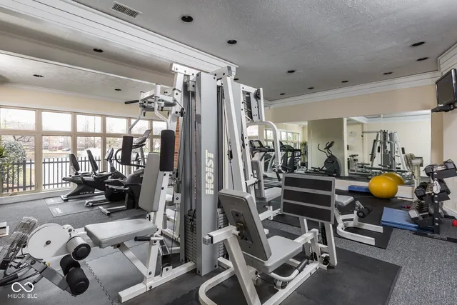 $295,000 | 8690 Jaffa Ct W Drive, Unit 31, Indianapolis, IN 46260