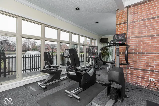 $295,000 | 8690 Jaffa Ct W Drive, Unit 31, Indianapolis, IN 46260