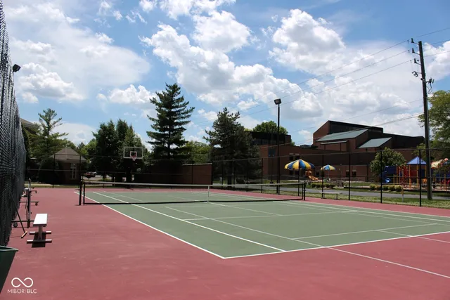 $295,000 | 8690 Jaffa Ct W Drive, Unit 31, Indianapolis, IN 46260