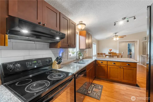 $499,500 | 814 282nd Street East, Roy, WA 98580