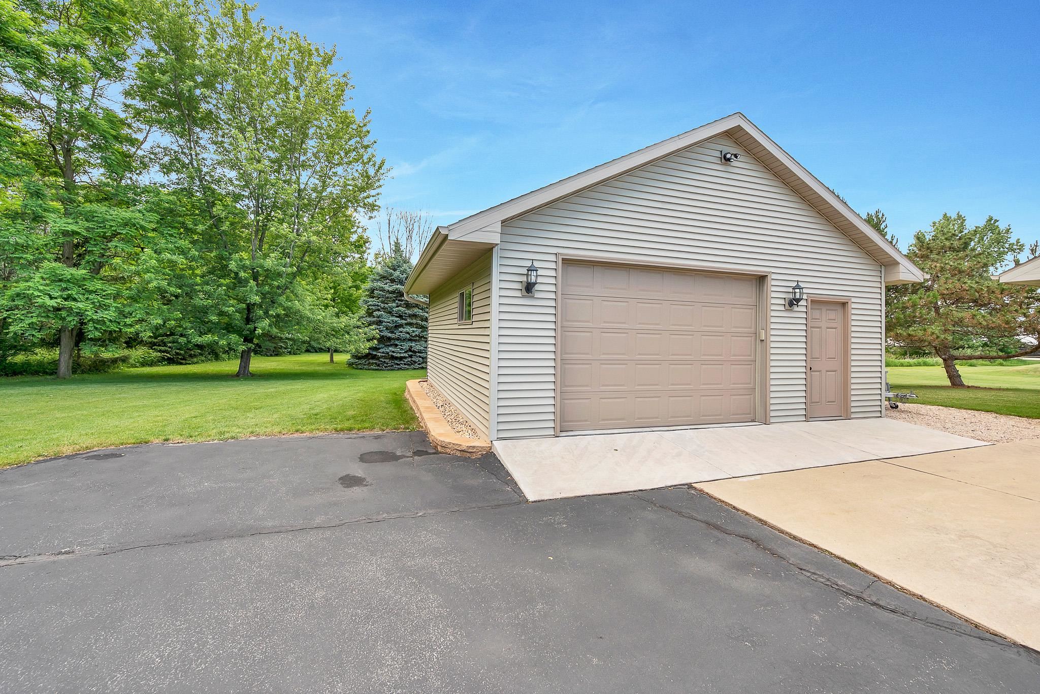 3605 Solitude Road De Pere, WI 54115 - Photo 43 of 58