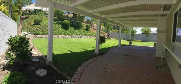 a view of a pathway of a house