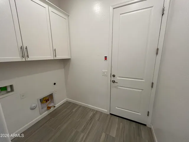 a view of utility room