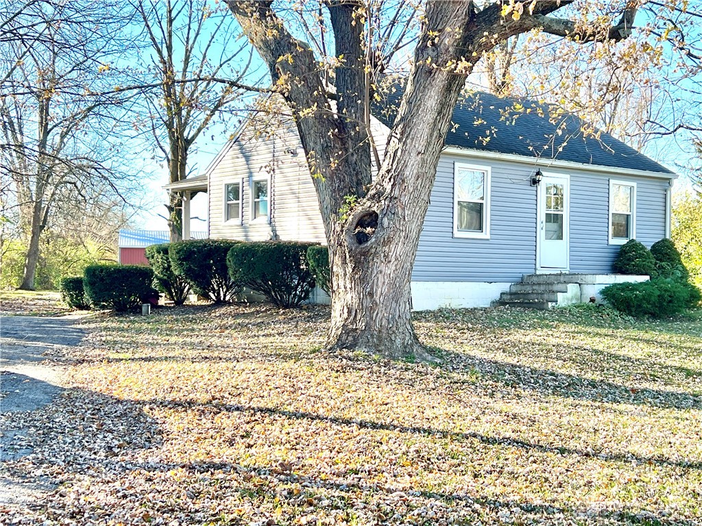 3145 Troy Road Springfield, OH 45504 - Photo 3 of 32