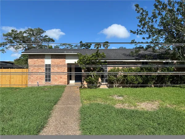 $2,000 | 5058 Eider Drive, Corpus Christi, TX 78413