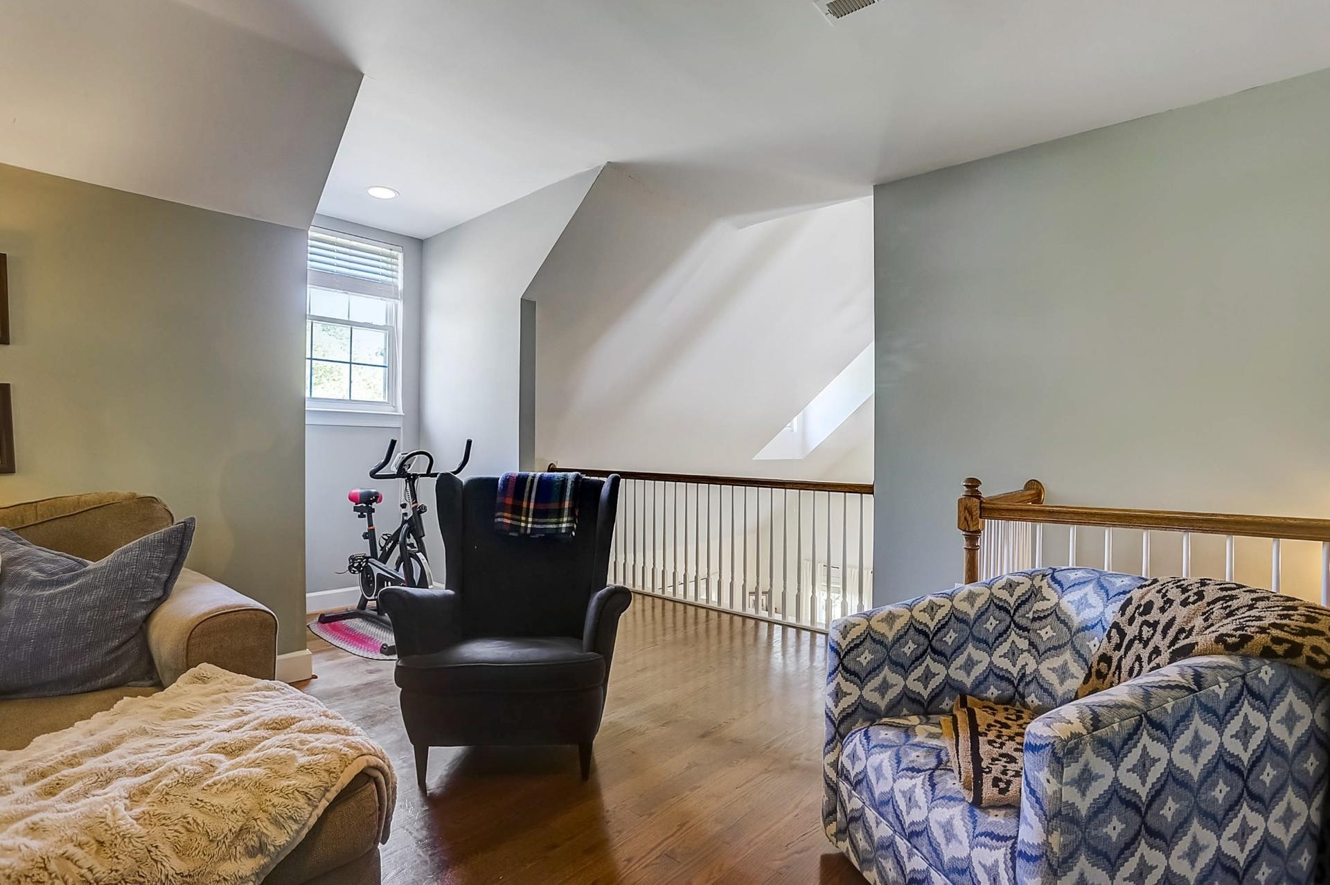 7532 King Road Fairview, TN 37062 - Photo 37 of 64 a living room with furniture and a couch