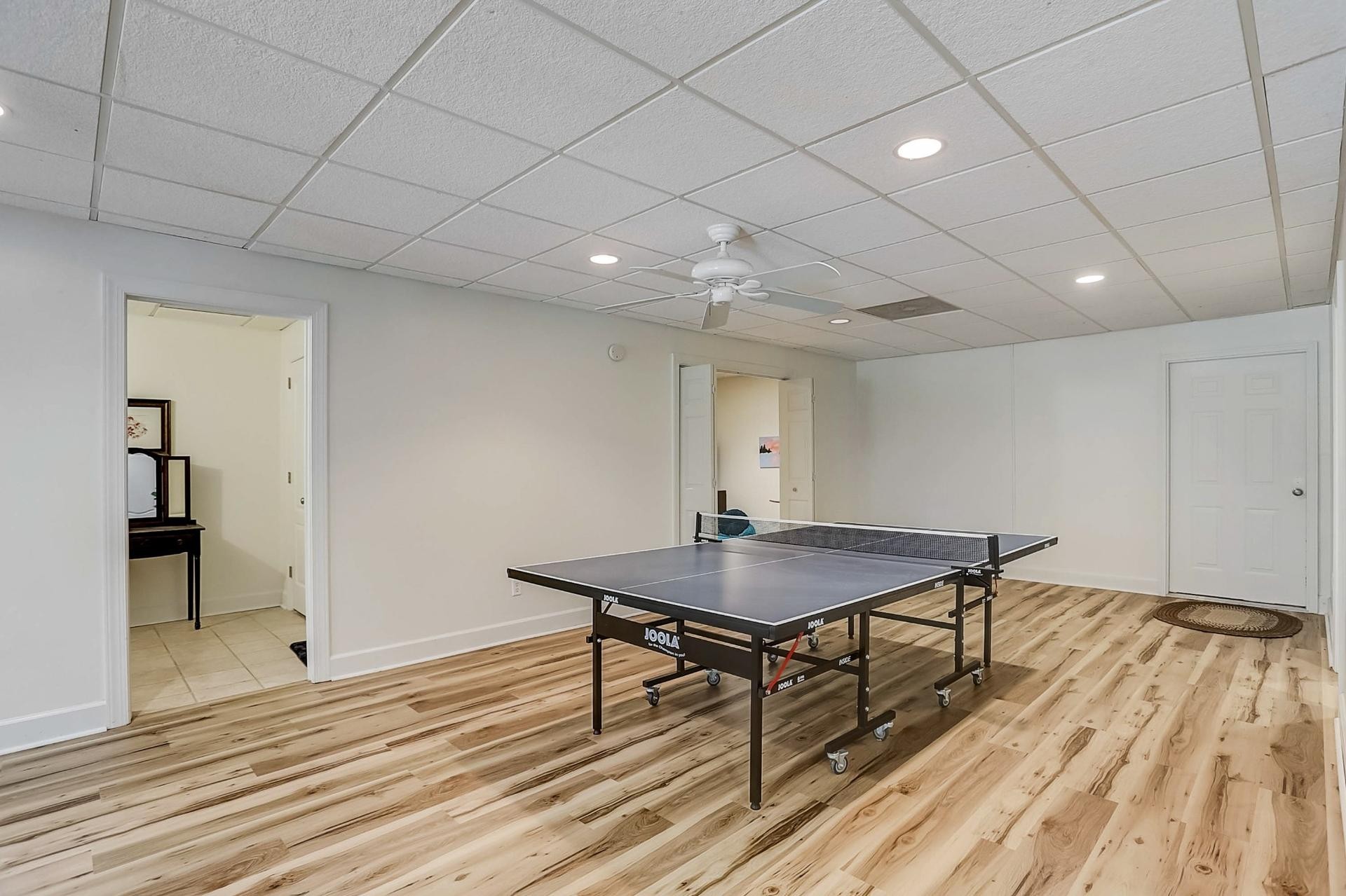 7532 King Road Fairview, TN 37062 - Photo 44 of 64 a room with furniture and wooden floor