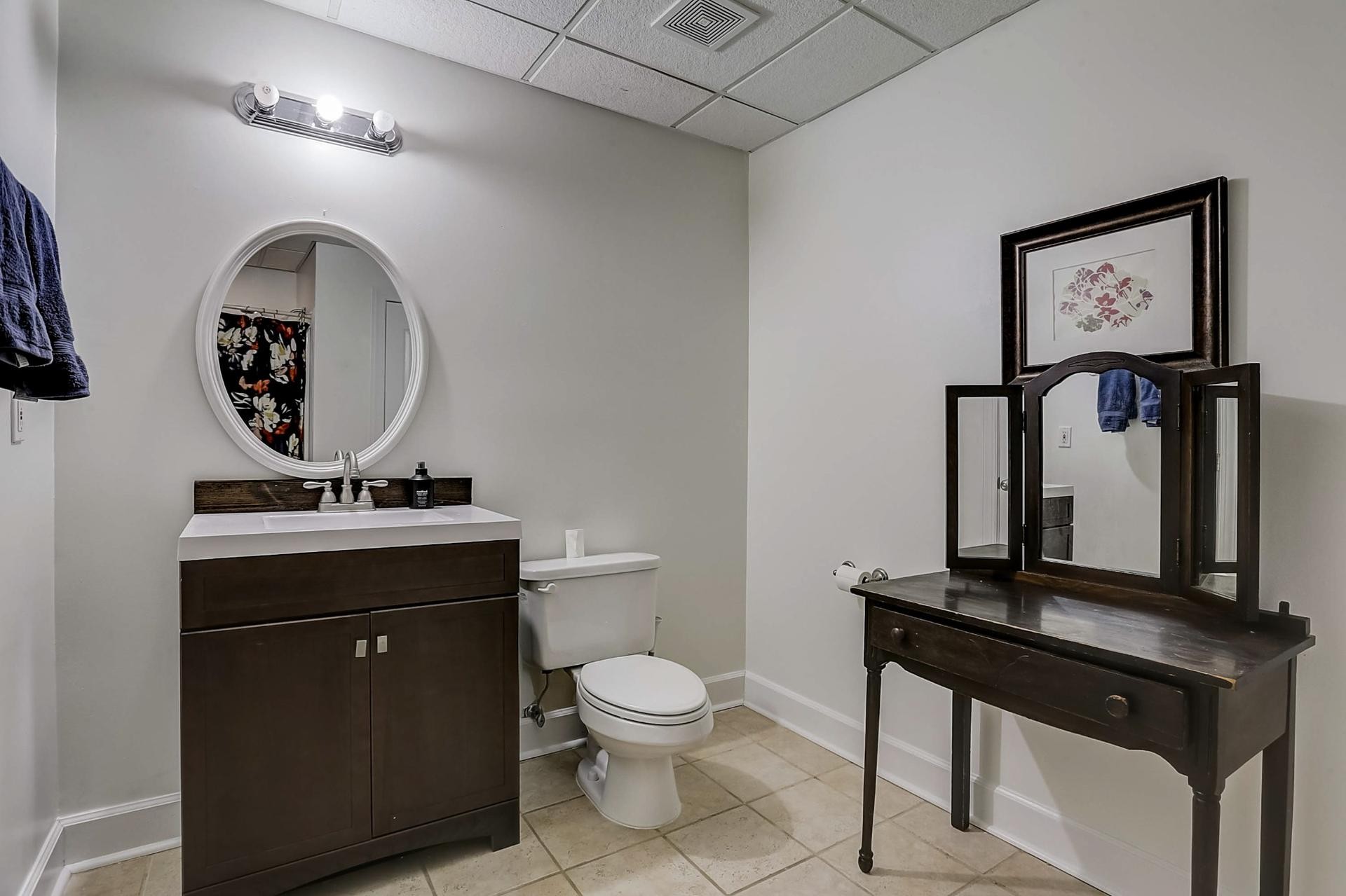 7532 King Road Fairview, TN 37062 - Photo 50 of 64 a view of a bathroom with a toilet and a sink