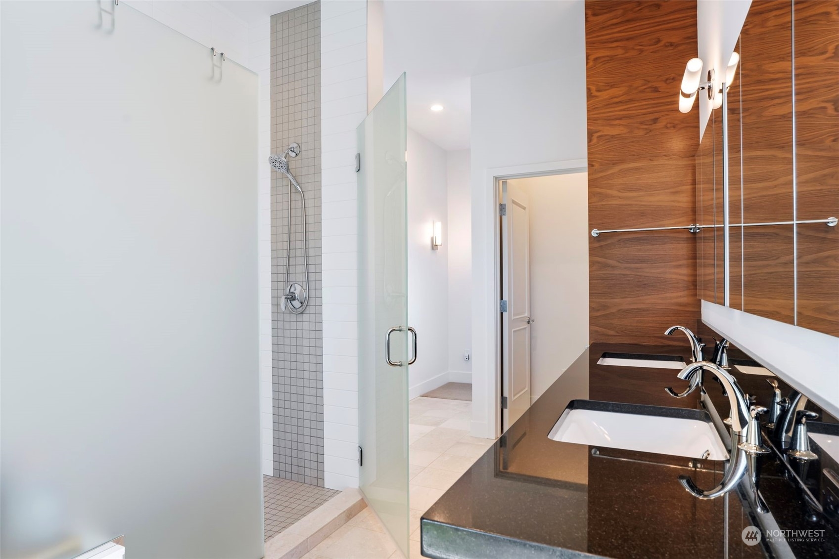 3010 Lighthouse Keepers Road Ilwaco, WA 98624 - Photo 22 of 38 a bathroom with a tub and shower