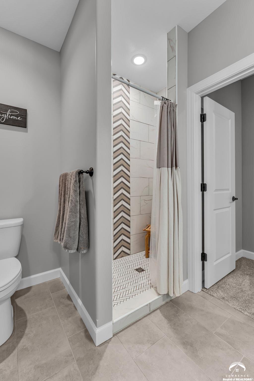 7612 Southwest 24th Terrace Topeka, KS 66614 - Photo 12 of 21