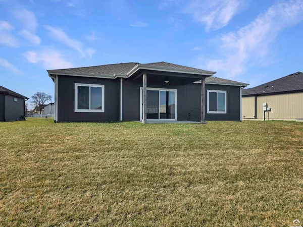 $379,900 | 7612 Southwest 24th Terrace, Topeka, KS 66614