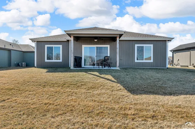 $389,900 | 7612 Southwest 24th Terrace, Topeka, KS 66614