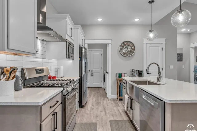 $389,900 | 7612 Southwest 24th Terrace, Topeka, KS 66614