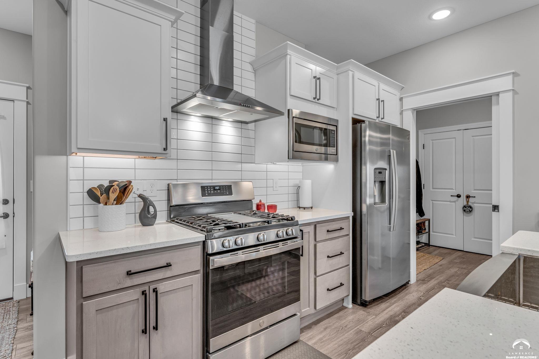 7612 Southwest 24th Terrace Topeka, KS 66614 - Photo 5 of 21