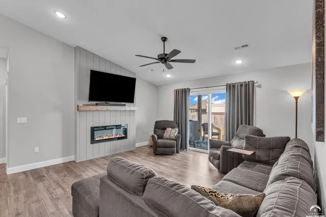 $389,900 | 7612 Southwest 24th Terrace, Topeka, KS 66614