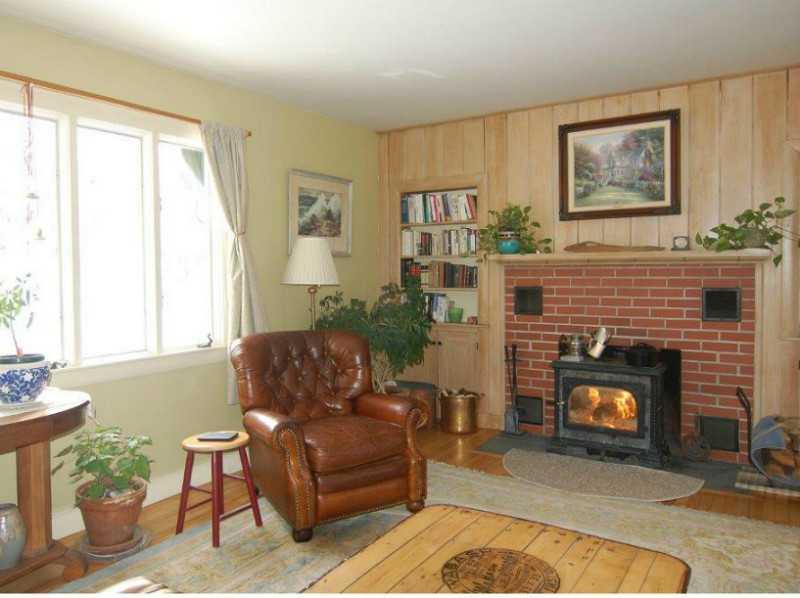 1 Rockwood Road Augusta, ME 04330 - Photo 27 of 32 Living Room.