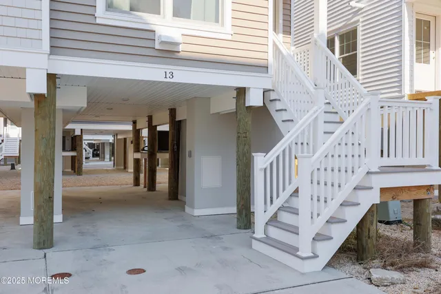a view of entryway and hall