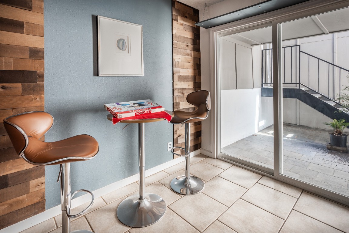 1720 Timber Ridge Drive Austin, TX 78741 - Photo 22 of 30 Breakfast table with stools for coffee
