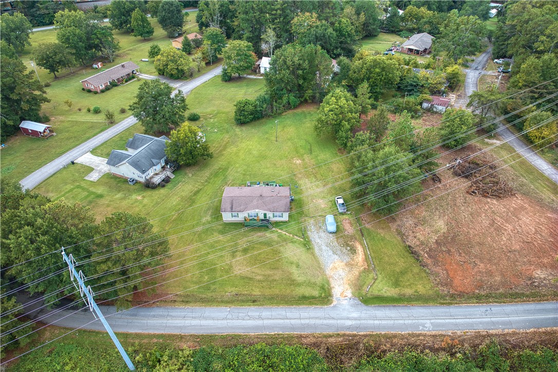 208 Clinkscale Road Seneca, SC 29678 - Photo 3 of 6 Gallery Image 3