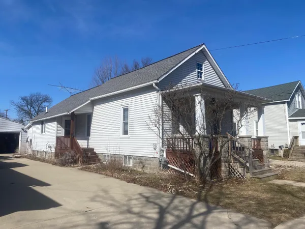 $139,900 | 720 South Sherman Street, Bay City, MI 48708
