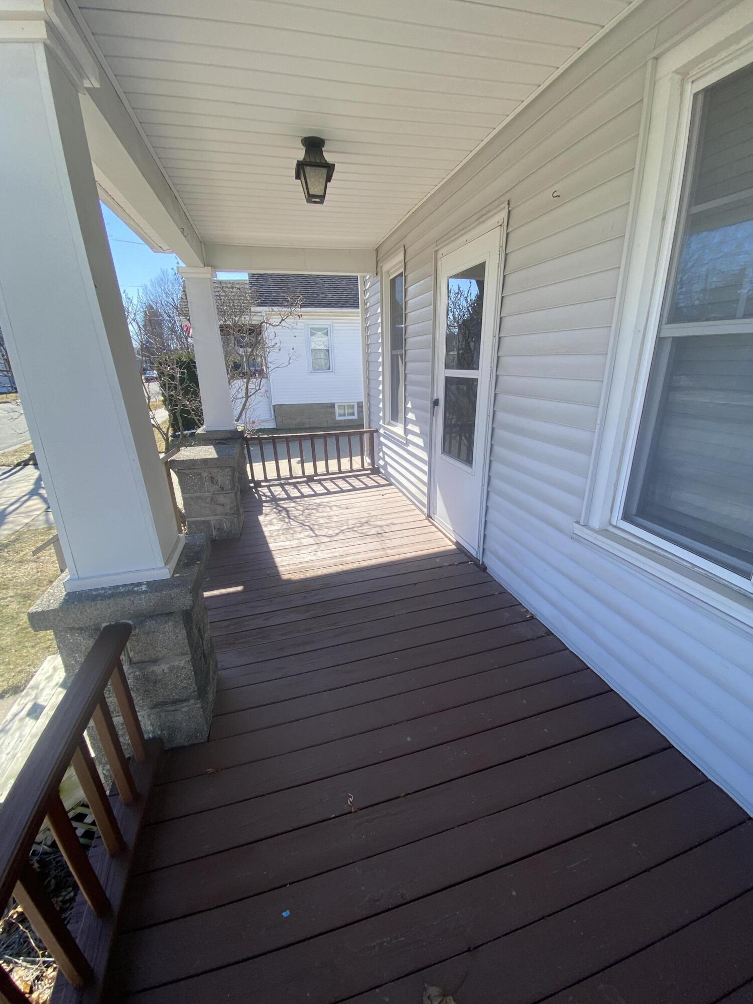 720 South Sherman Street Bay City, MI 48708 - Photo 6 of 19 IMG_4444