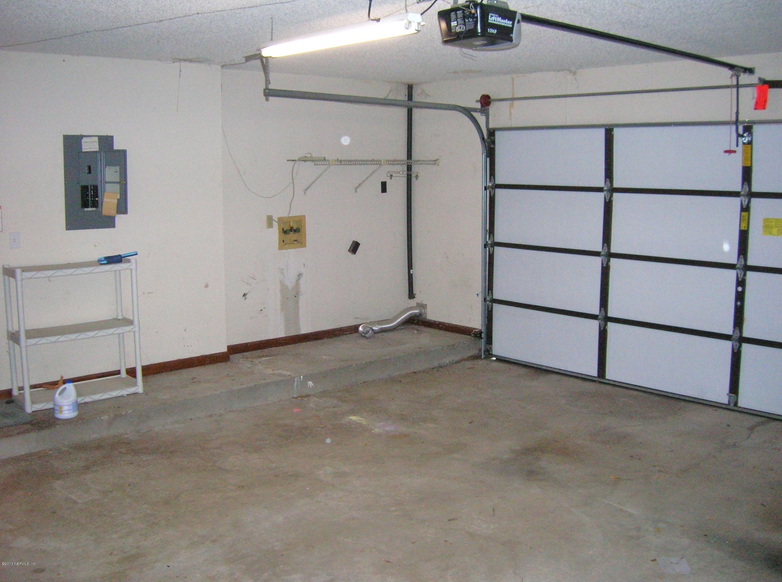 11069 Reading Road Jacksonville, FL 32257 - Photo 18 of 18 a view of a garage