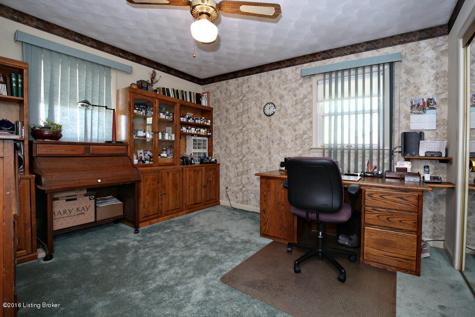 211 Topfield Road Louisville, KY 40229 - Photo 18 of 39 Bdrm