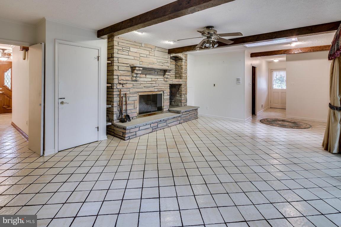 3375 Florence Road Woodbine, MD 21797 - Photo 3 of 30 Living Room