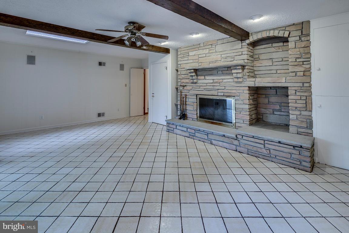 3375 Florence Road Woodbine, MD 21797 - Photo 4 of 30 Living Room