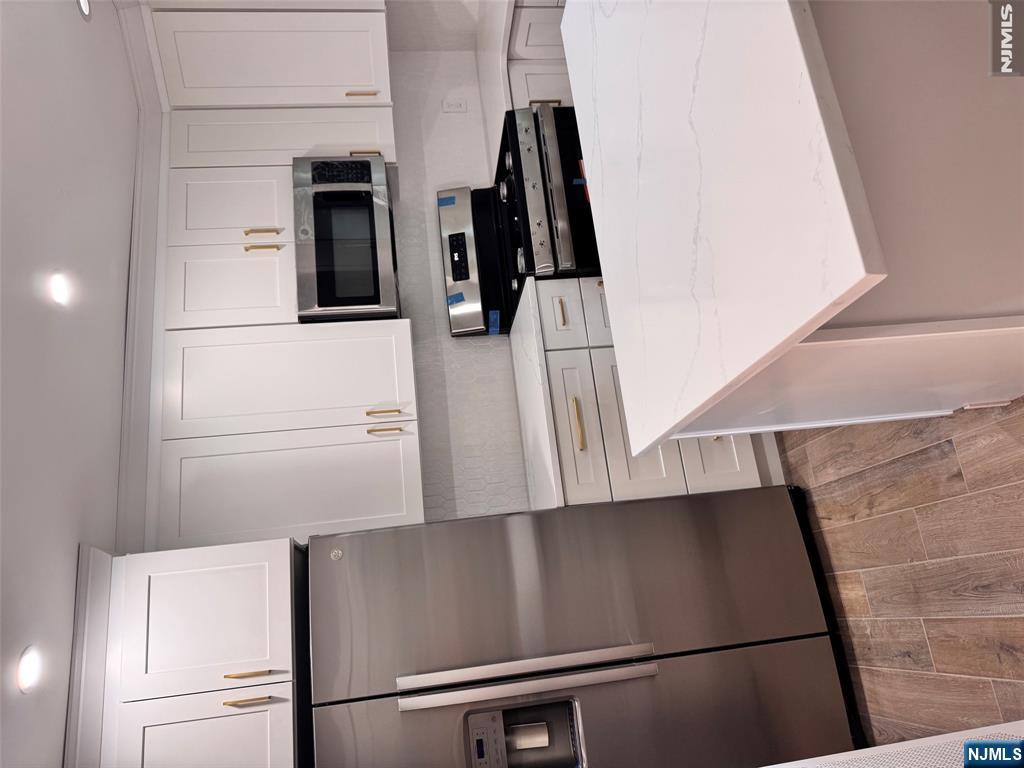 72 Chestnut Street, Unit 2R Montclair, NJ 07042 - Photo 9 of 14