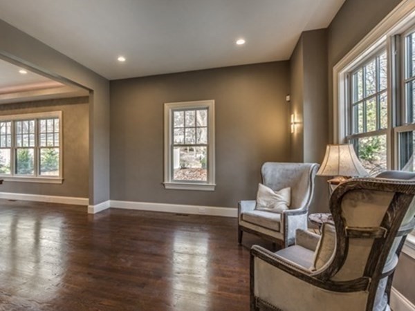 39 Roslyn Road Newton, MA 02468 - Photo 12 of 27