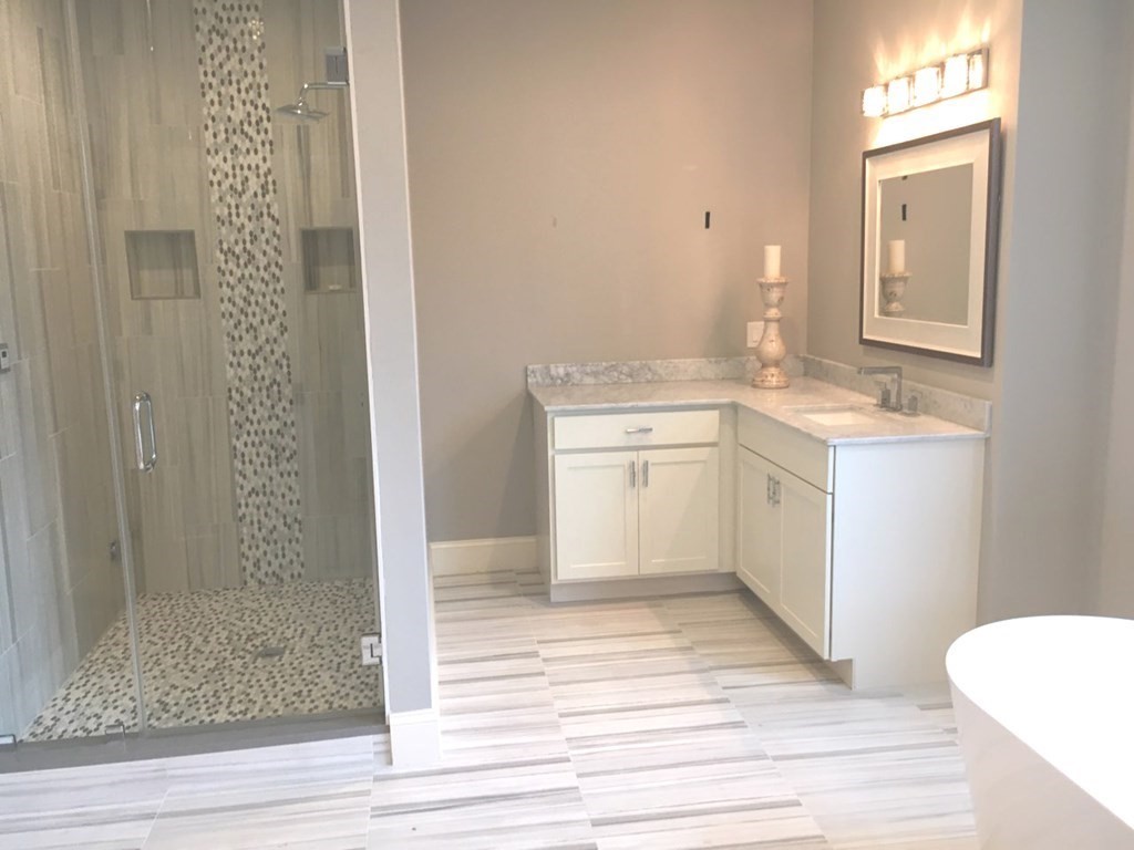39 Roslyn Road Newton, MA 02468 - Photo 15 of 27