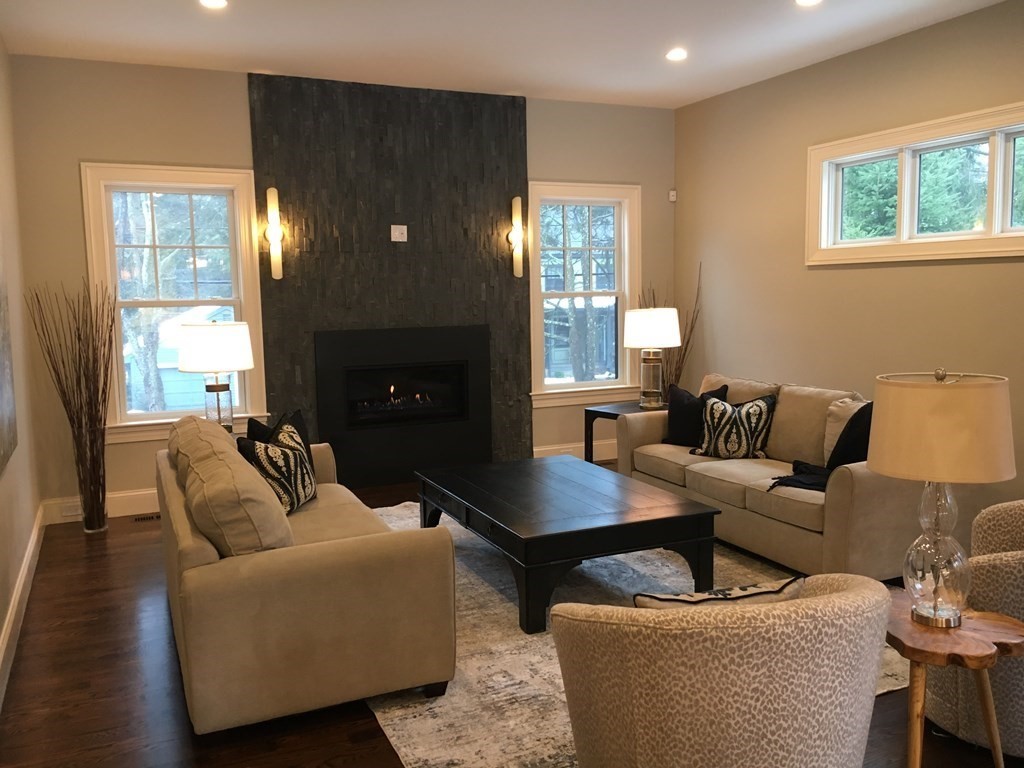 39 Roslyn Road Newton, MA 02468 - Photo 8 of 27
