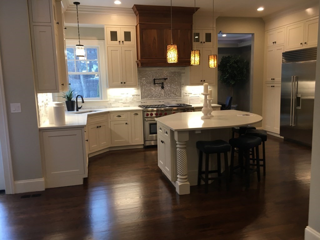 39 Roslyn Road Newton, MA 02468 - Photo 9 of 27