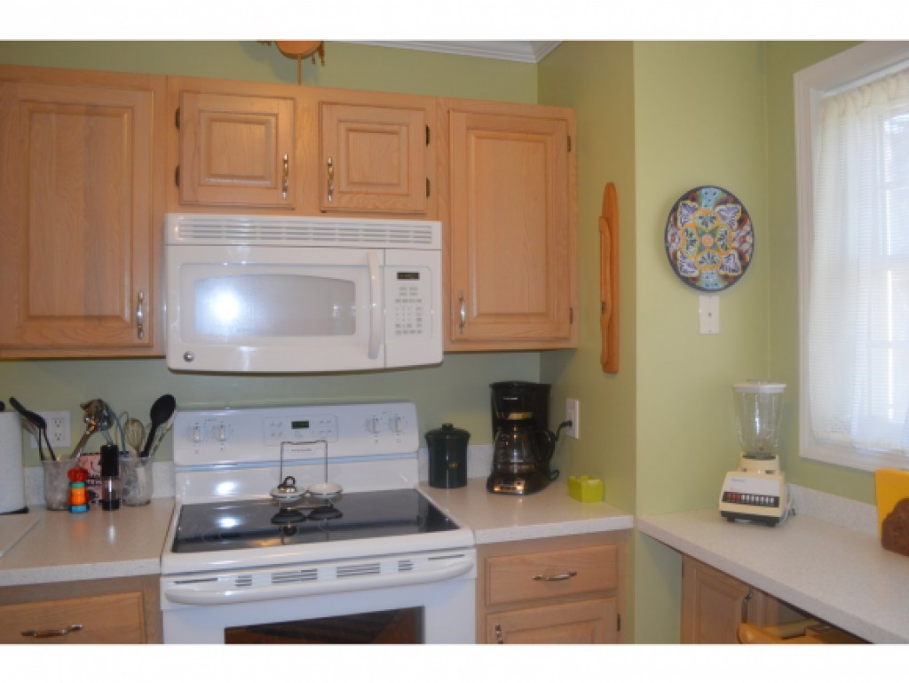 33 Harbor View Road, Unit 1004 South Burlington, VT 05403 - Photo 11 of 27 Gallery Image 11