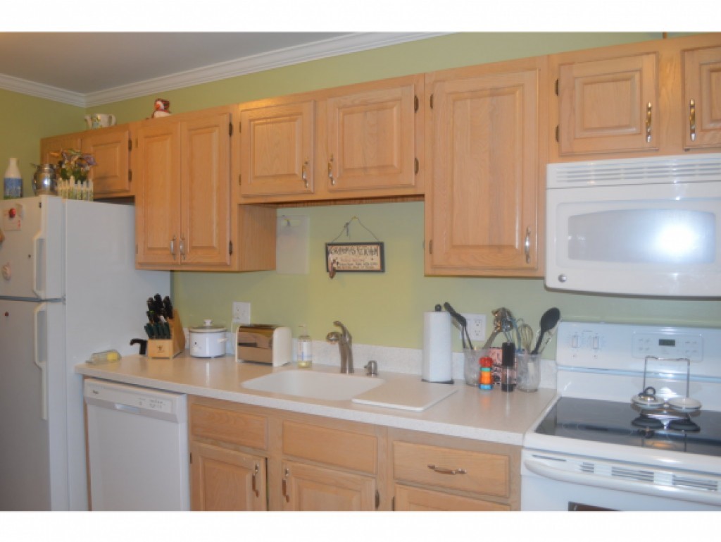 33 Harbor View Road, Unit 1004 South Burlington, VT 05403 - Photo 5 of 27 Gallery Image 5