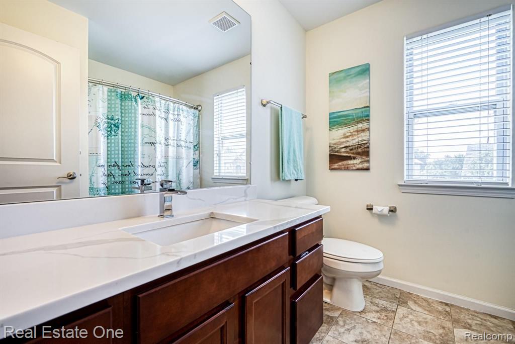 3738 Hogan Circle Rochester Hills, MI 48307 - Photo 32 of 40
