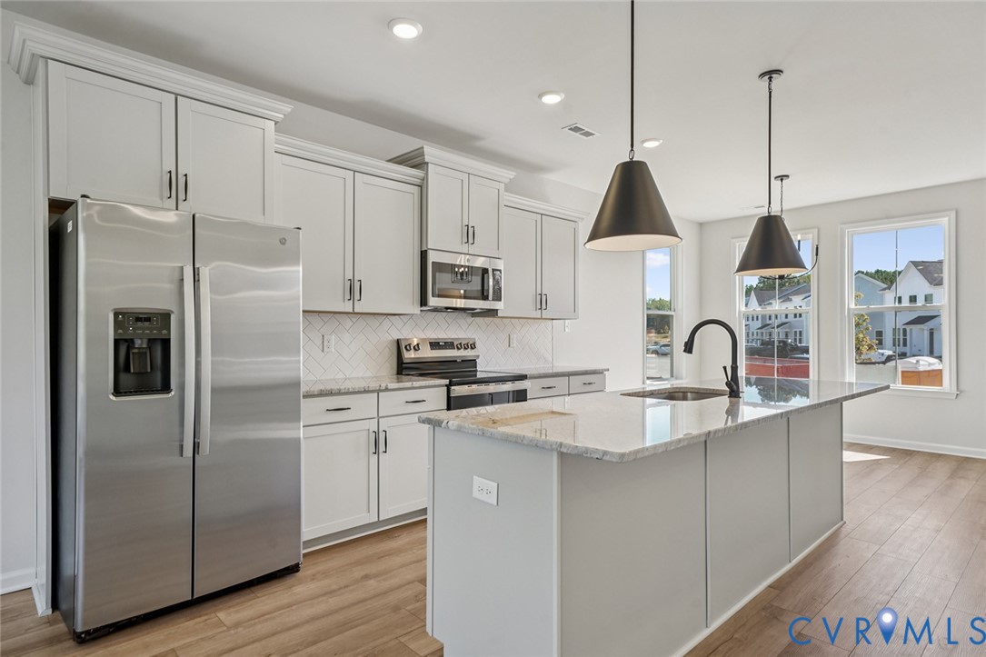 340 Mt Mccauley Way Aylett, VA 23009 - Photo 2 of 48