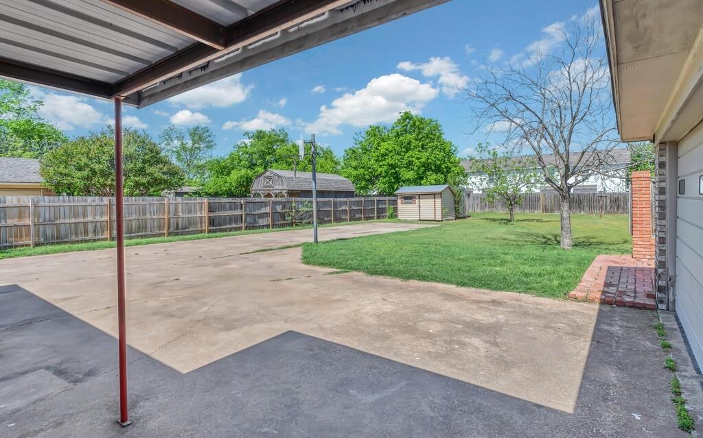 216 Texas Avenue Hewitt, TX 76643 - Photo 26 of 32 a view of a backyard with porch
