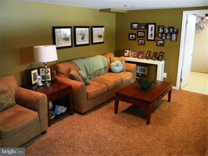 2212 Cambridge Road Broomall, PA 19008 - Photo 9 of 15 Family Room